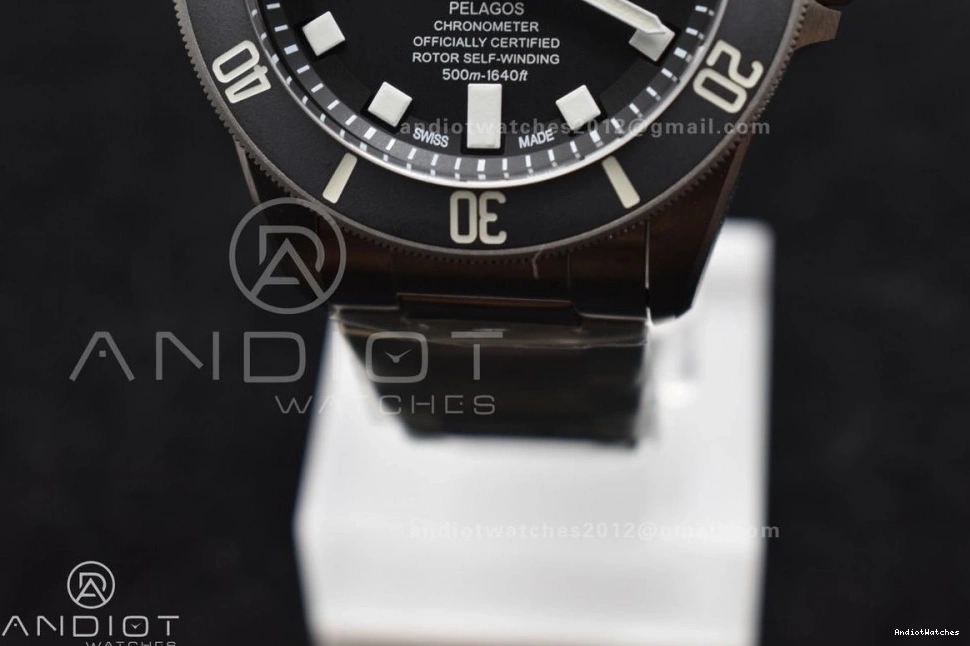 XF 1013 on Best Titanium Black A Popular Edition Titanium 1:1 Bracelet Black Dial Ceramic Pelagos 1102